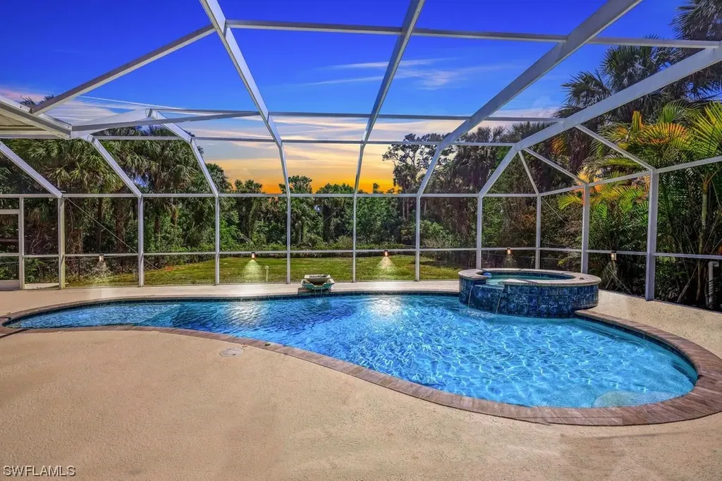 320 19th Street NW Naples FL 34120