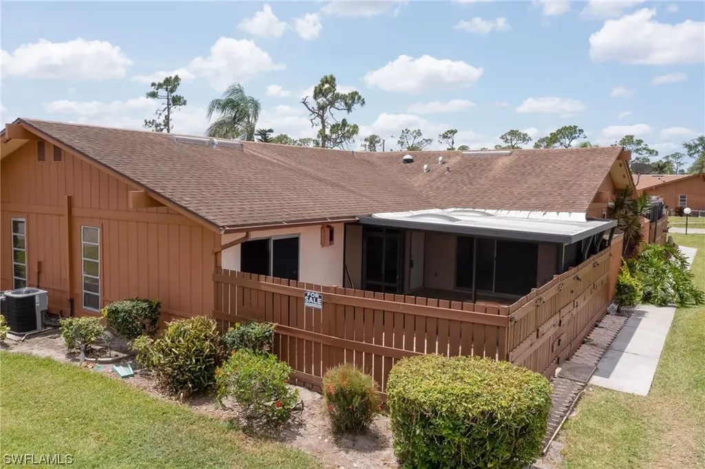 North Fort Myers FL, 15457 Crystal Lake Drive