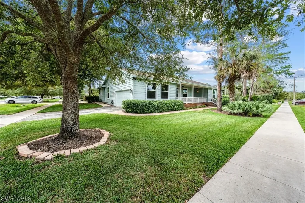 5901 Cypress Hollow Way Naples FL 34109