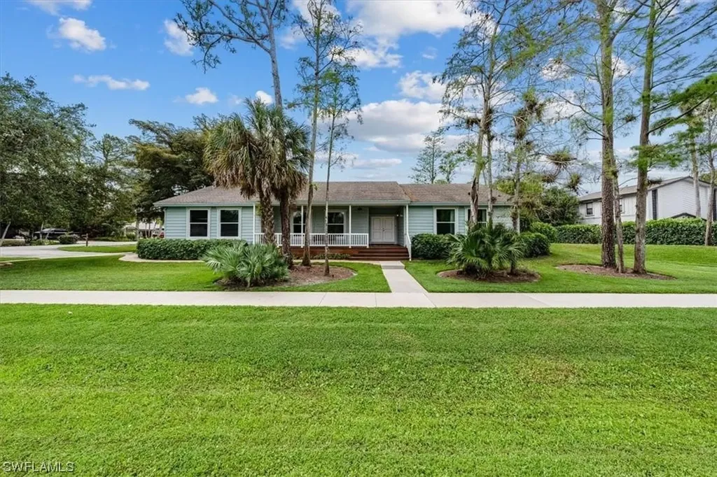 5901 Cypress Hollow Way Naples FL 34109