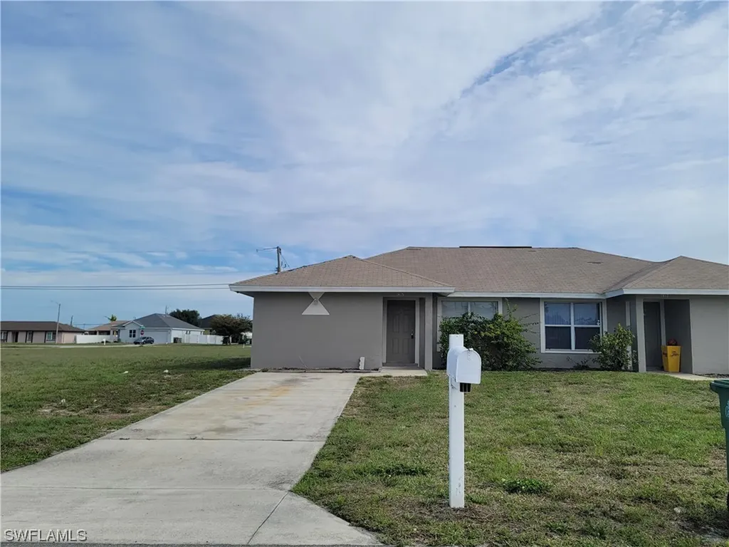 1415 NE 8th Terrace Cape Coral FL 33909
