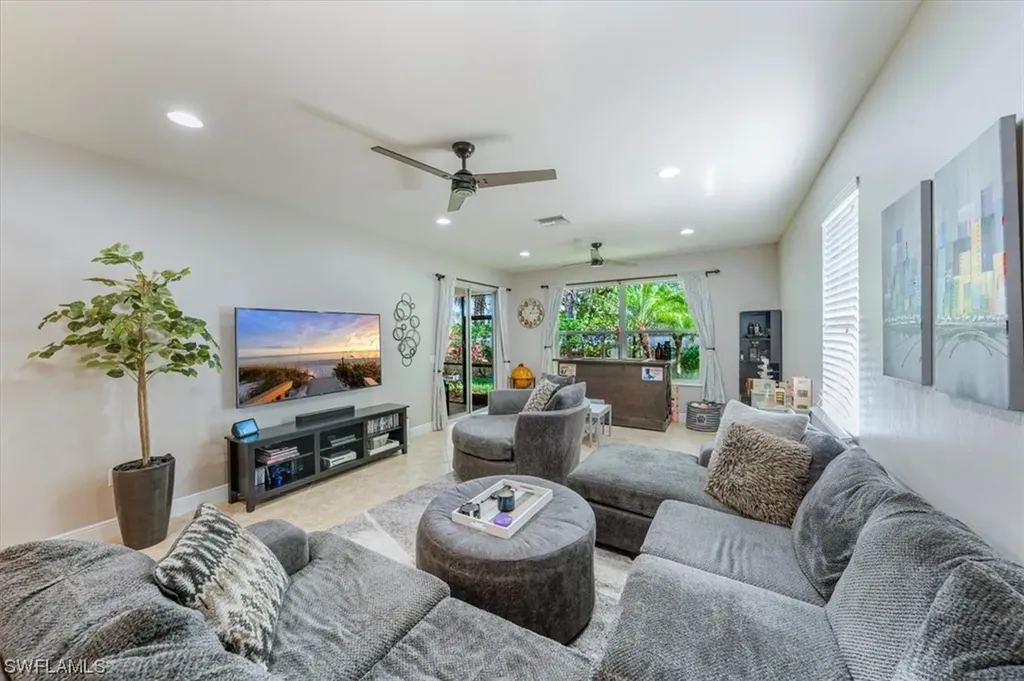 13462 Kent Street Naples FL 34109