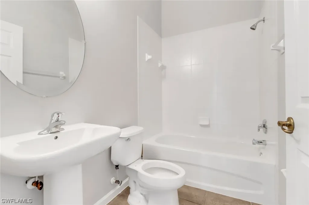 3840 Lakeview Isle Court Fort Myers FL 33905