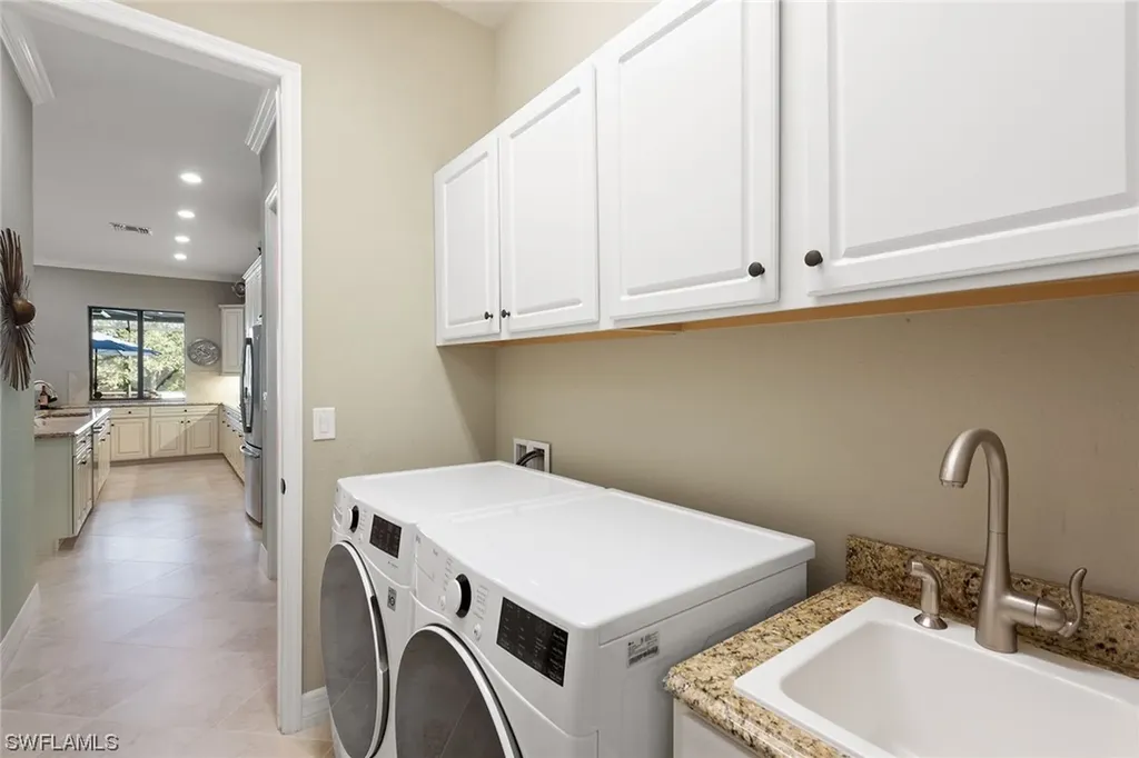 2802 Aviamar Circle Naples FL 34114