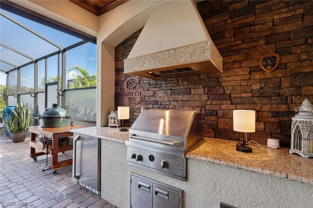 2802 Aviamar Circle Naples FL 34114
