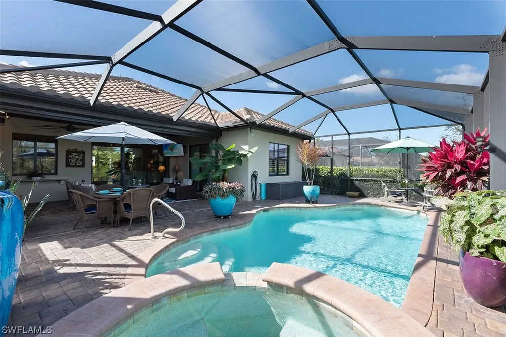 2802 Aviamar Circle Naples FL 34114