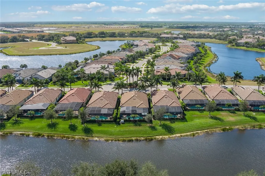 2802 Aviamar Circle Naples FL 34114