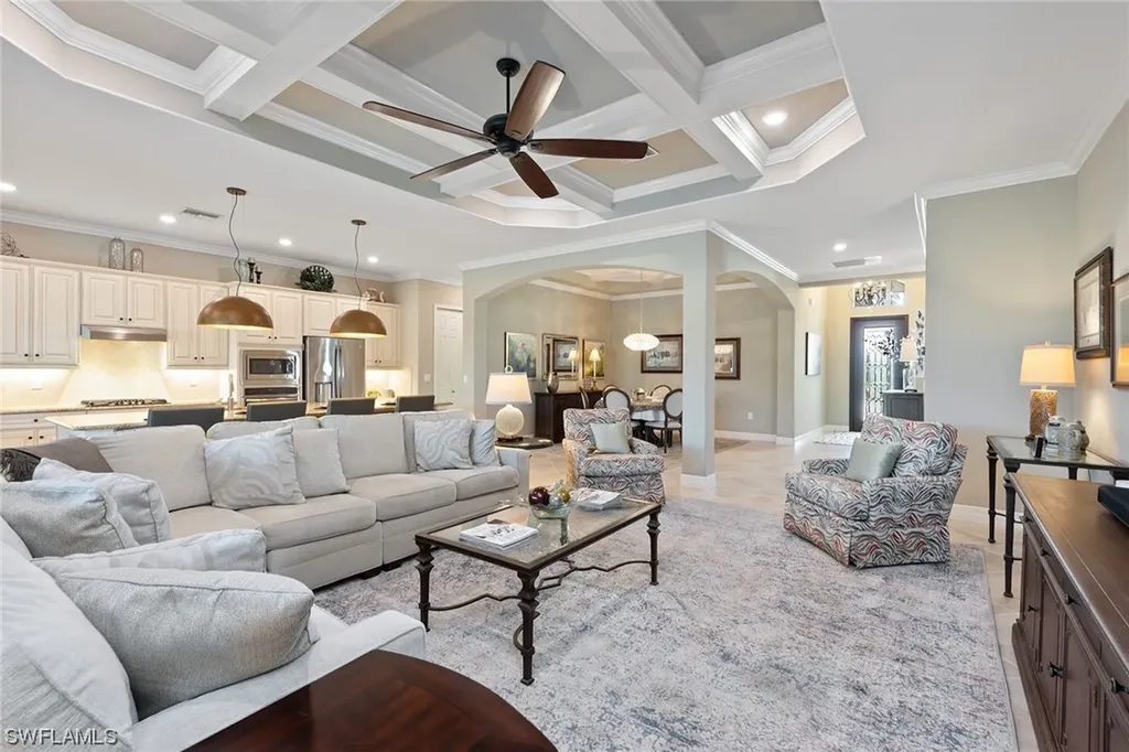 2802 Aviamar Circle Naples FL 34114