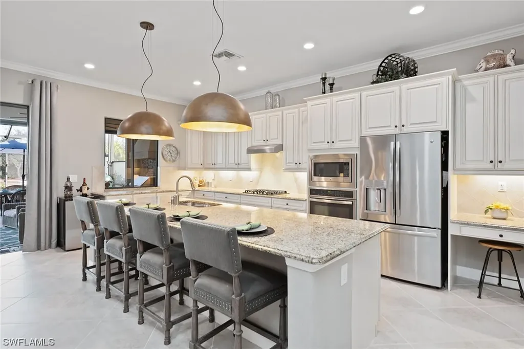 2802 Aviamar Circle Naples FL 34114