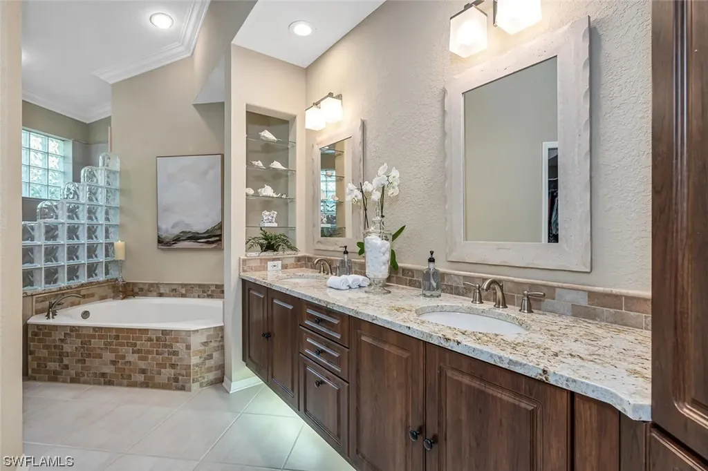 25070 Pinewater Cove Lane Bonita Springs FL 34134