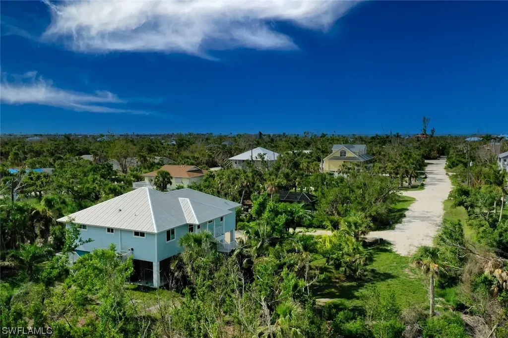 540 E Lake Road Sanibel FL 33957