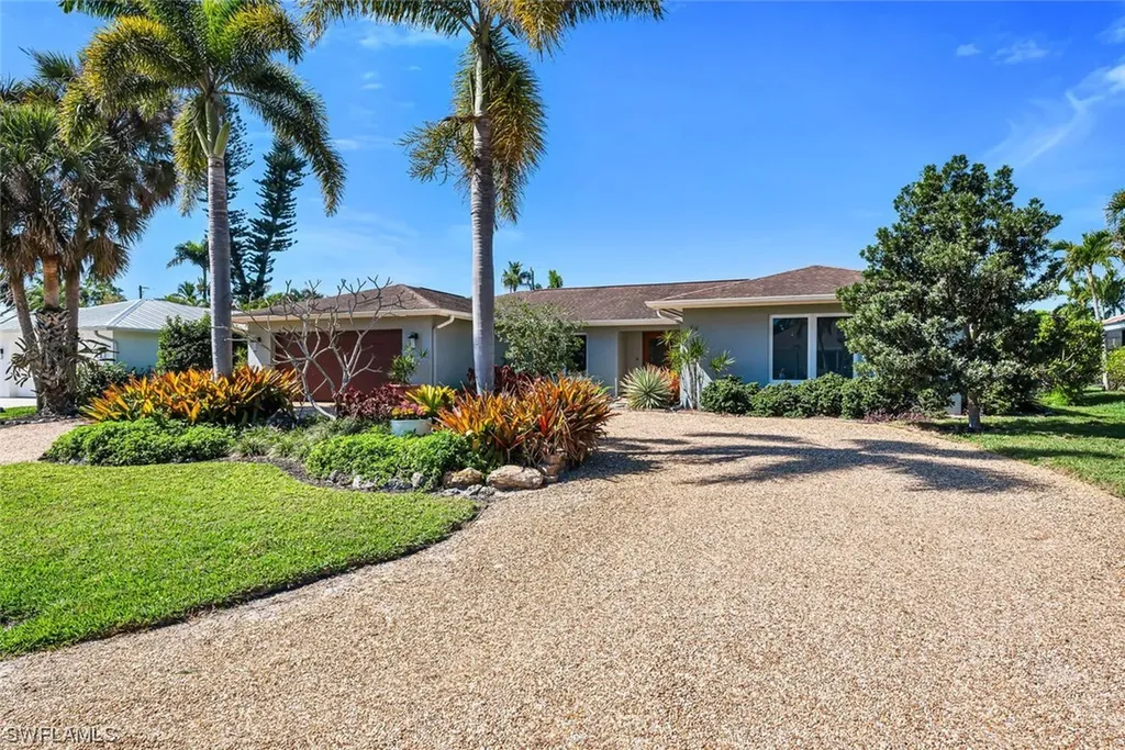 135 Burning Tree Drive Naples FL 34105
