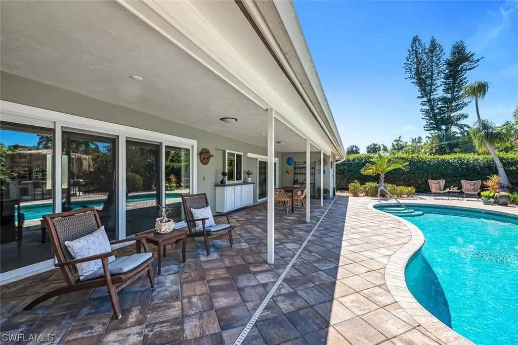 135 Burning Tree Drive Naples FL 34105