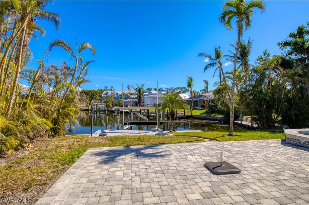915 Limpet Drive Sanibel FL 33957