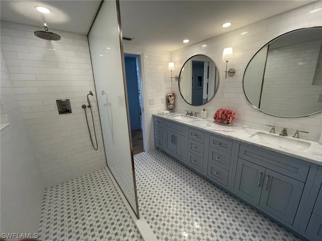 3483 Gulf Shore Boulevard N Naples FL 34103