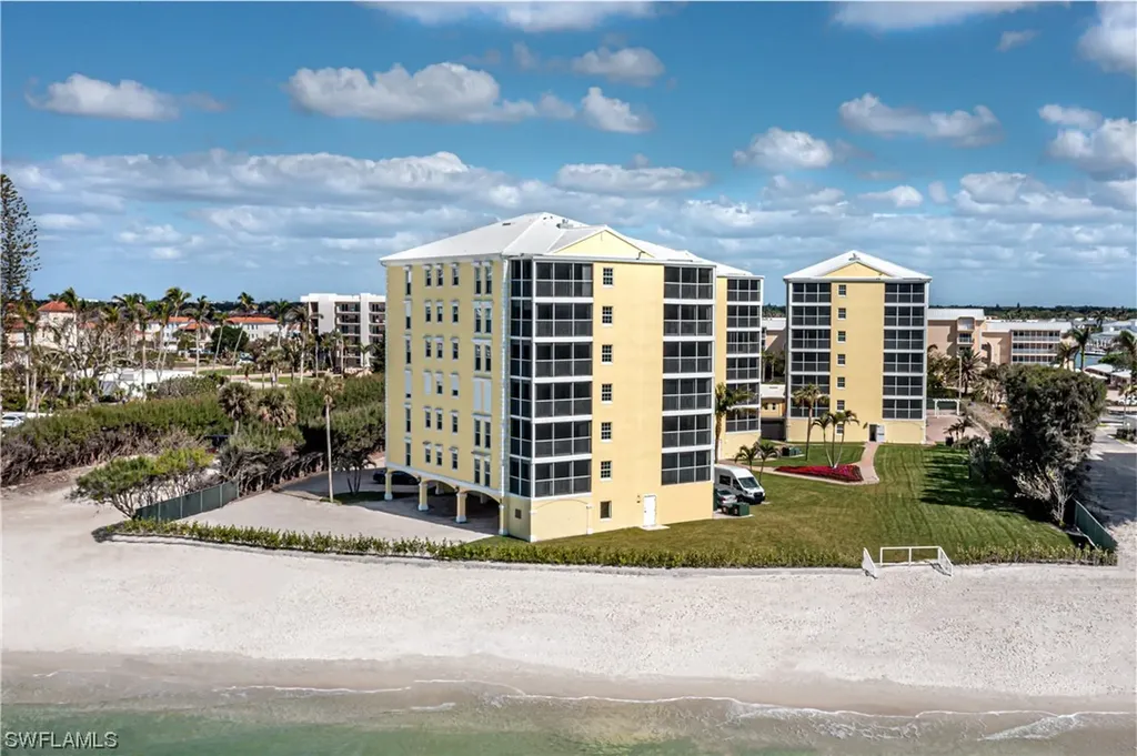 3483 Gulf Shore Boulevard N Naples FL 34103