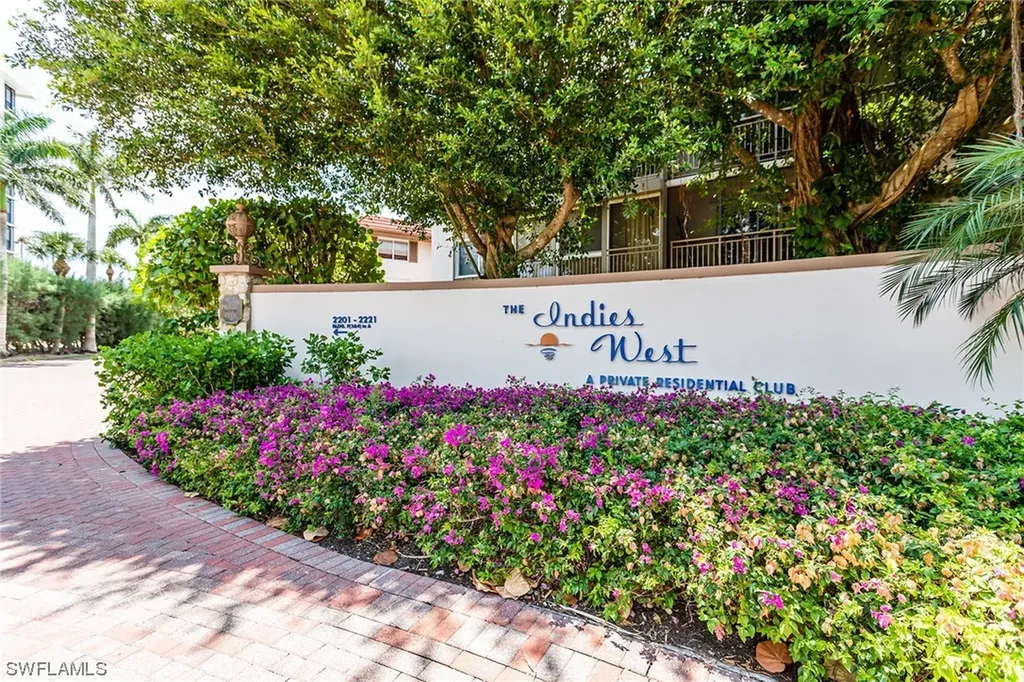 2203 Gulf Shore Boulevard N Naples FL 34102