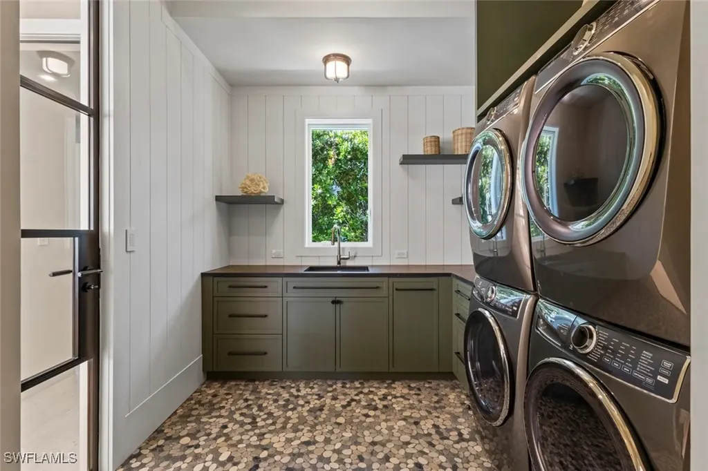 508 16th Avenue S Naples FL 34102