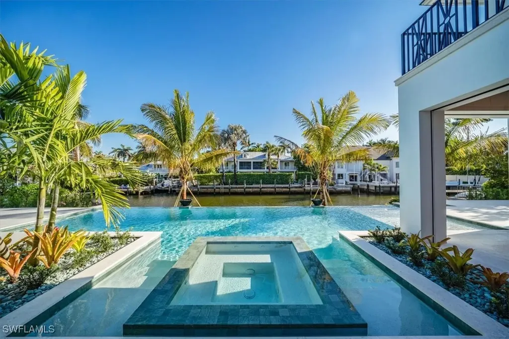508 16th Avenue S Naples FL 34102