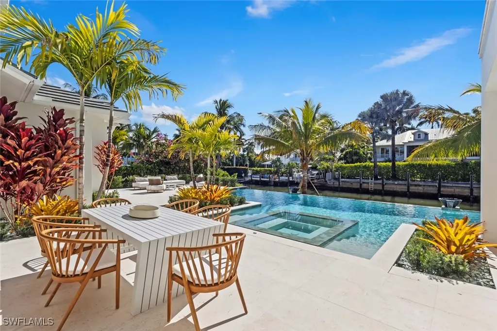 508 16th Avenue S Naples FL 34102