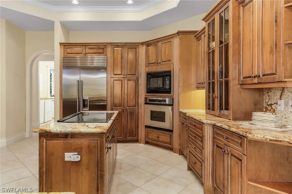 5102 Kensington High Street Naples FL 34105