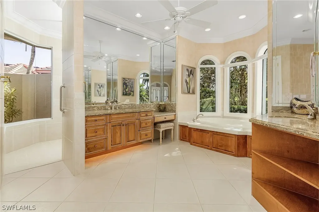 5102 Kensington High Street Naples FL 34105