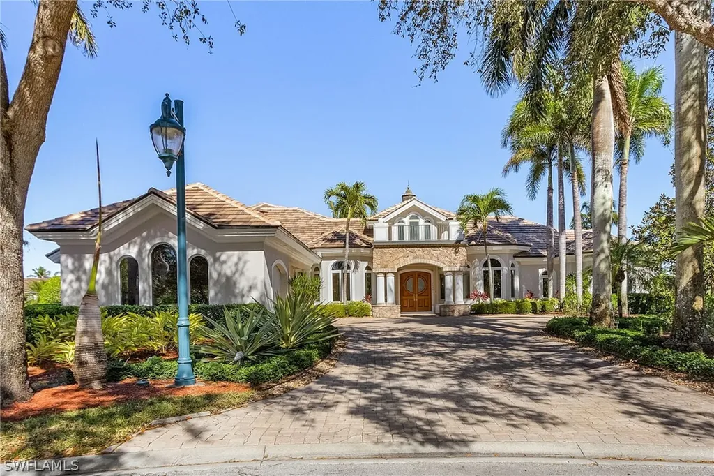 5102 Kensington High Street Naples FL 34105