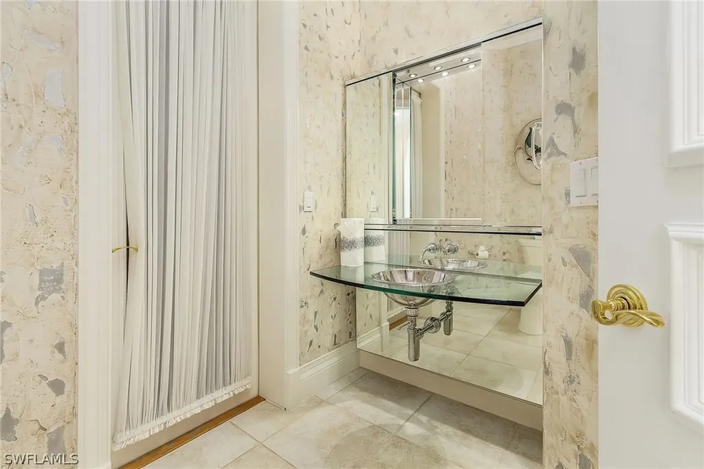 5102 Kensington High Street Naples FL 34105