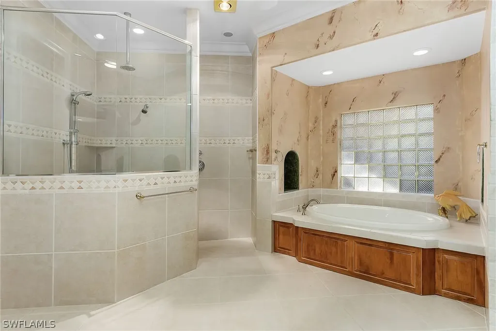 5102 Kensington High Street Naples FL 34105