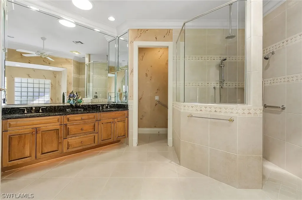 5102 Kensington High Street Naples FL 34105