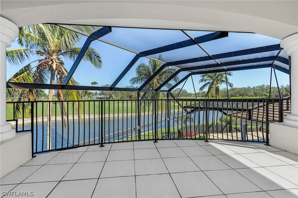 5102 Kensington High Street Naples FL 34105