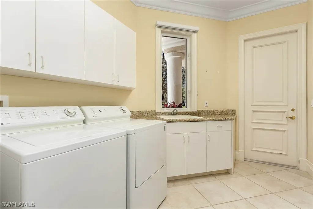 5102 Kensington High Street Naples FL 34105