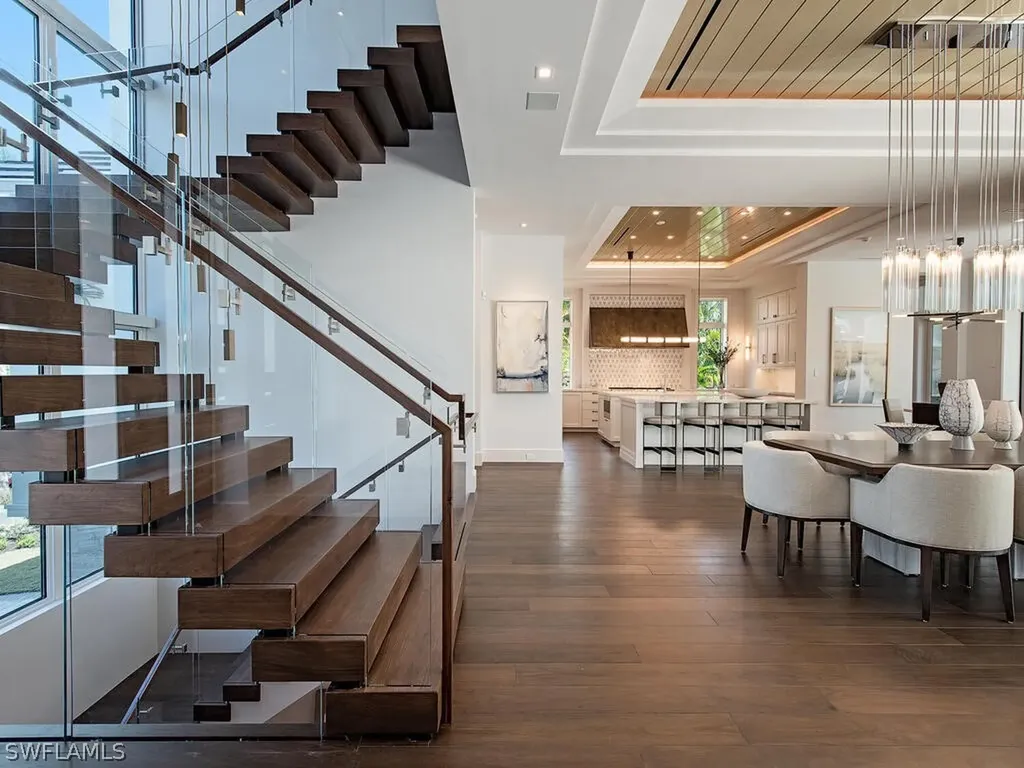 2060 Gordon Drive Naples FL 34102