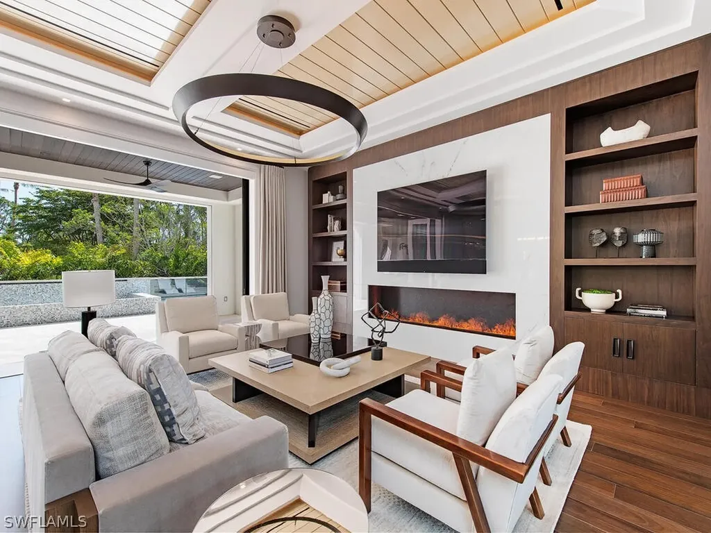 2060 Gordon Drive Naples FL 34102