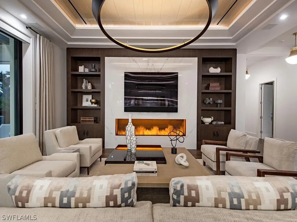 2060 Gordon Drive Naples FL 34102