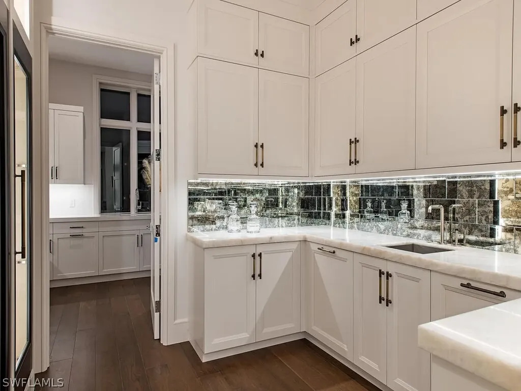 2060 Gordon Drive Naples FL 34102