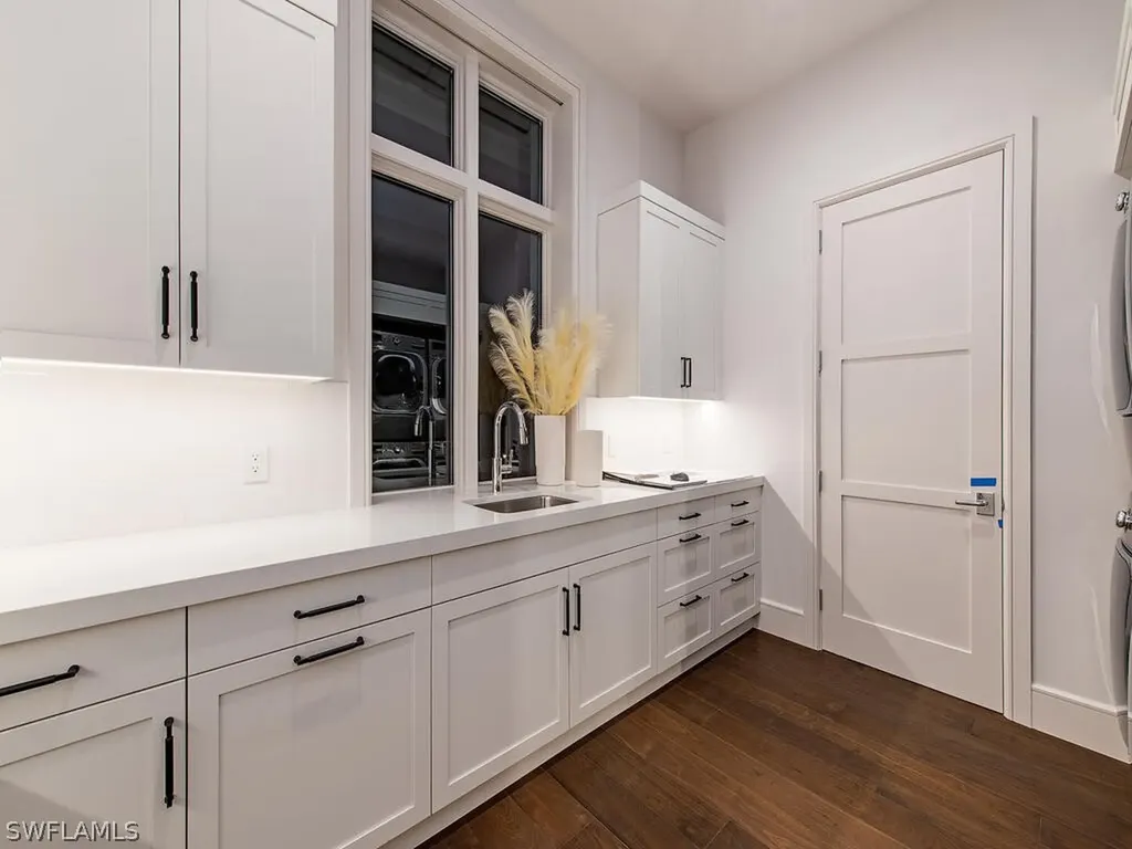 2060 Gordon Drive Naples FL 34102