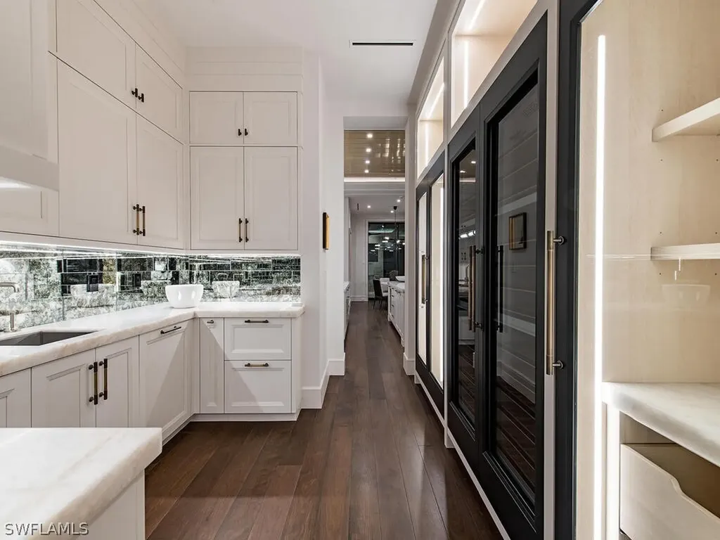 2060 Gordon Drive Naples FL 34102