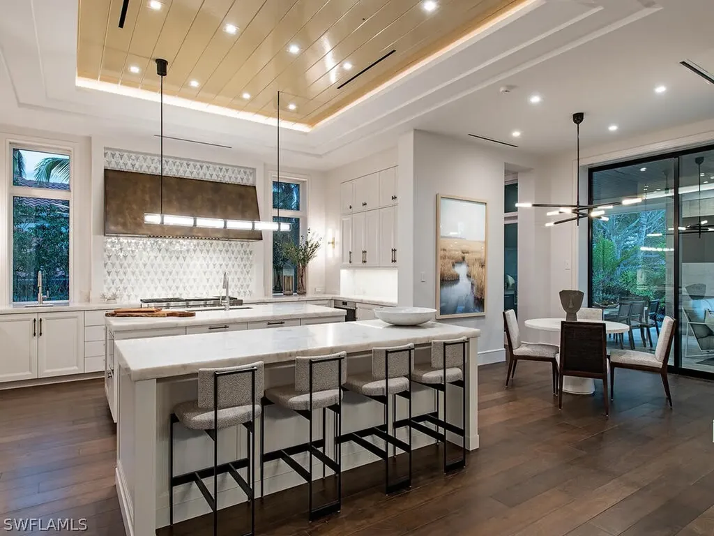 2060 Gordon Drive Naples FL 34102