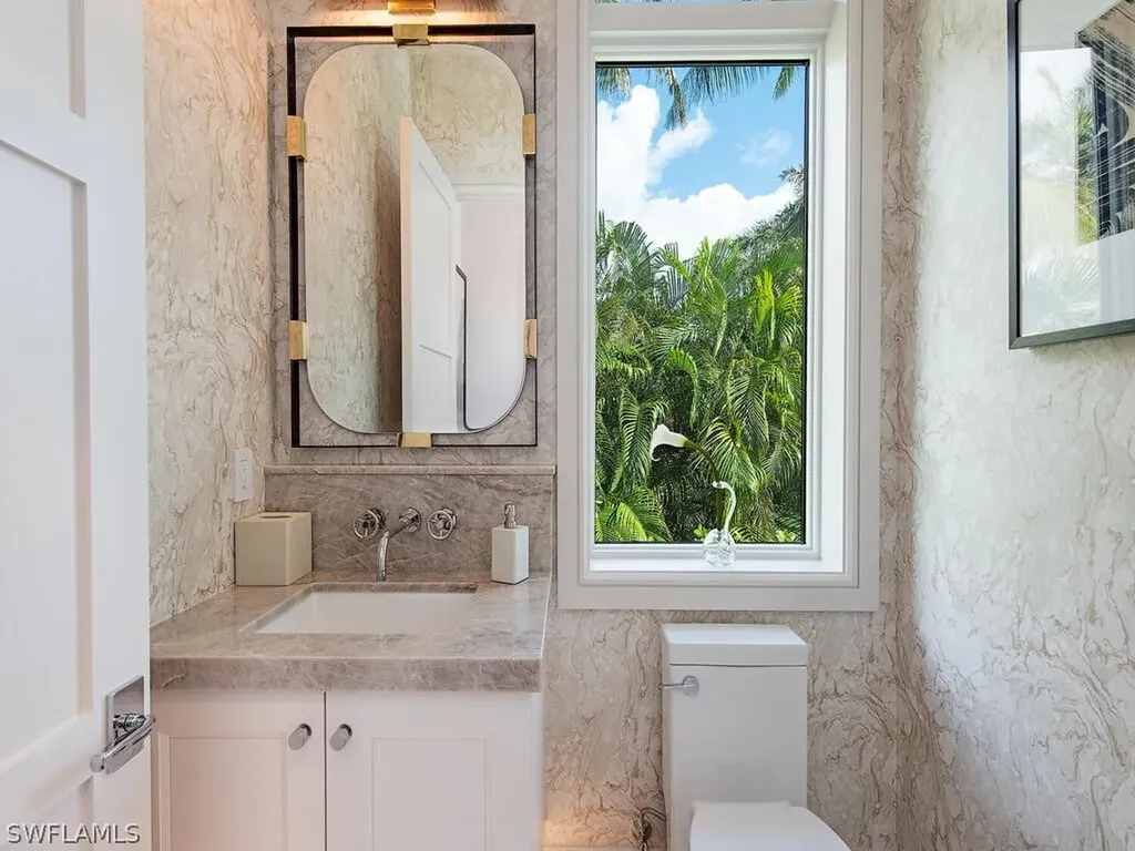 2060 Gordon Drive Naples FL 34102