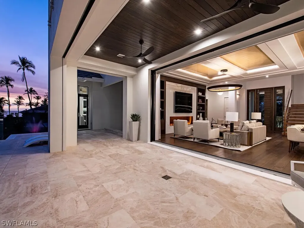 2060 Gordon Drive Naples FL 34102