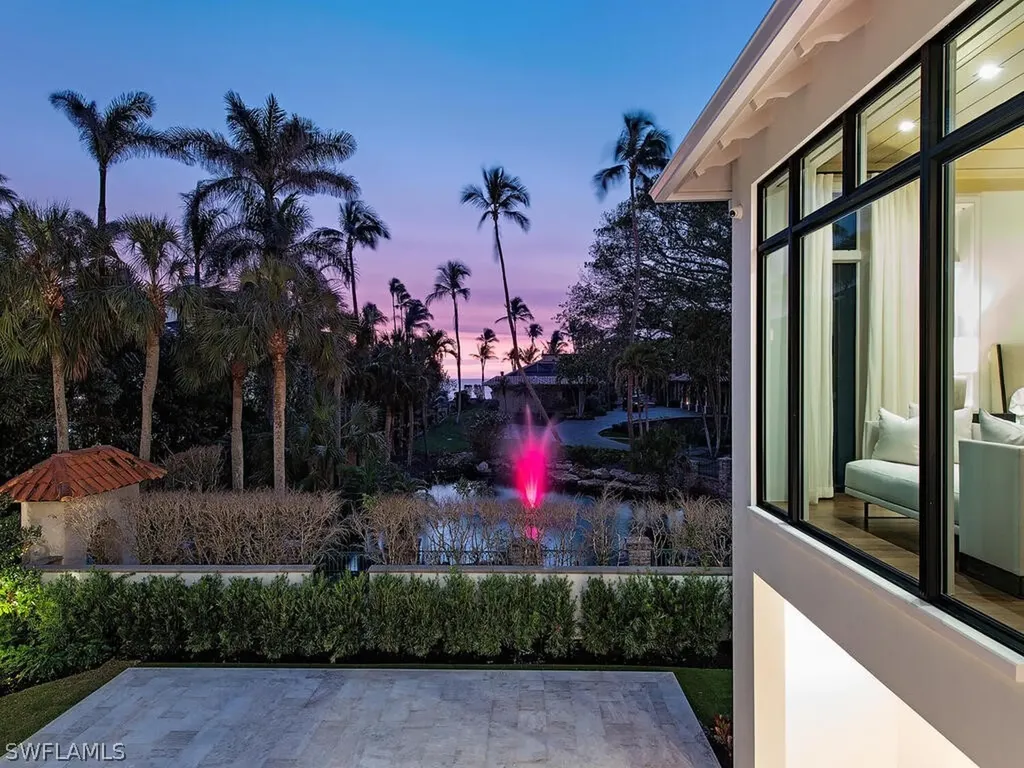 2060 Gordon Drive Naples FL 34102