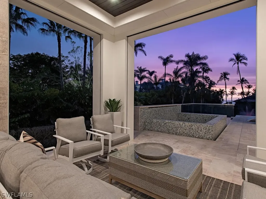 2060 Gordon Drive Naples FL 34102