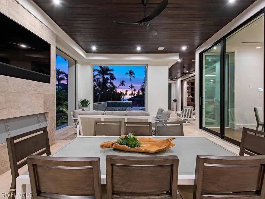 2060 Gordon Drive Naples FL 34102