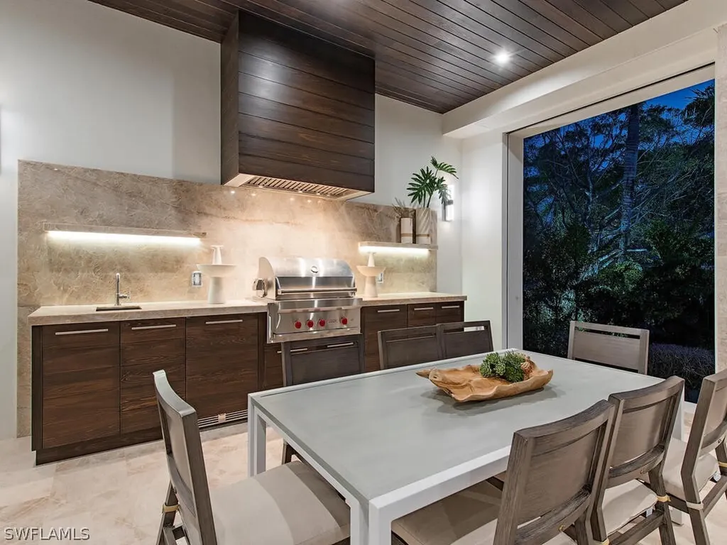 2060 Gordon Drive Naples FL 34102