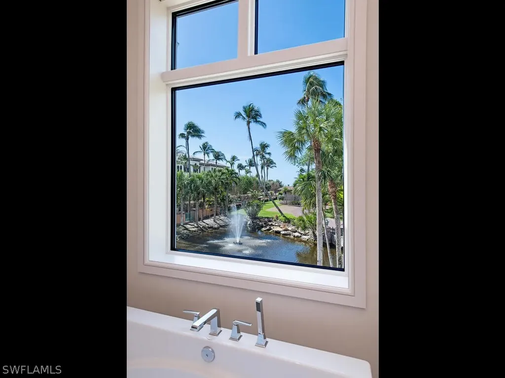 2060 Gordon Drive Naples FL 34102