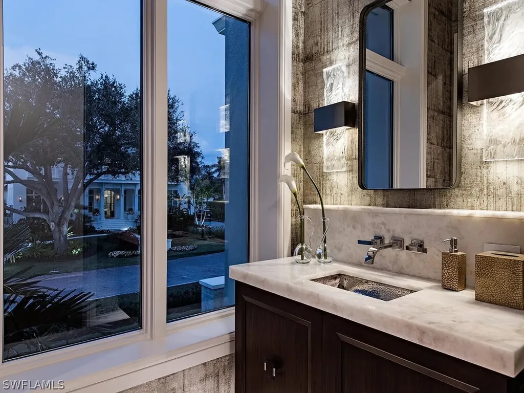 2060 Gordon Drive Naples FL 34102