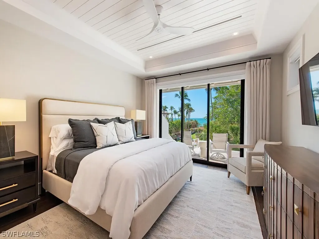 2060 Gordon Drive Naples FL 34102