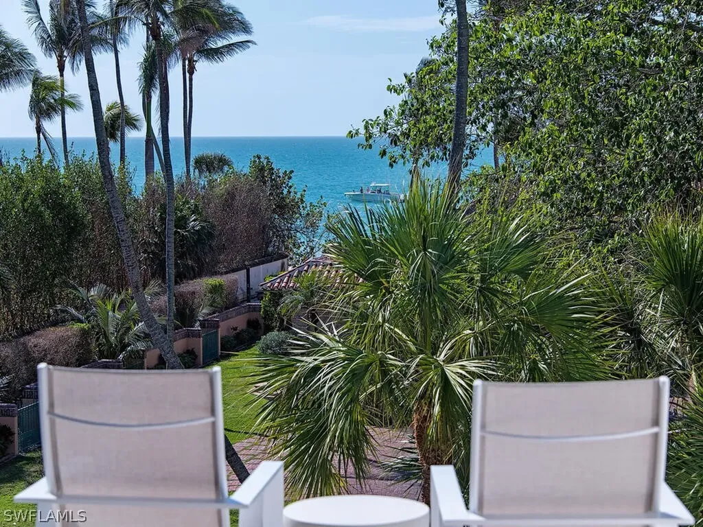 2060 Gordon Drive Naples FL 34102