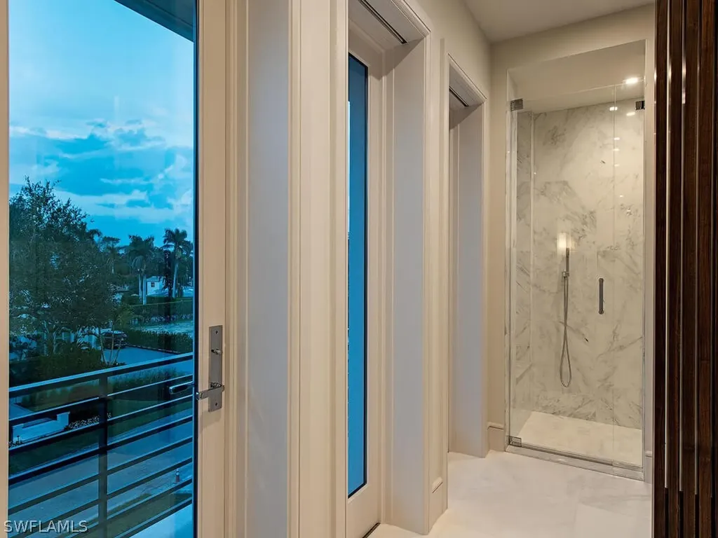 2060 Gordon Drive Naples FL 34102